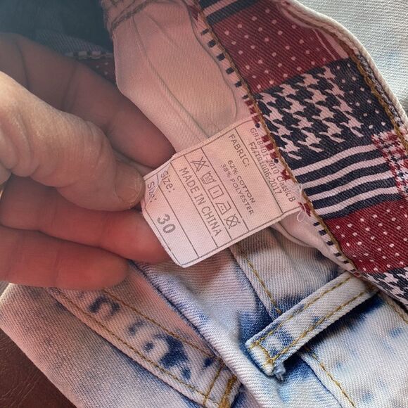 Jeans Wear Distressed Jean Shorts - Picture 3 of 6